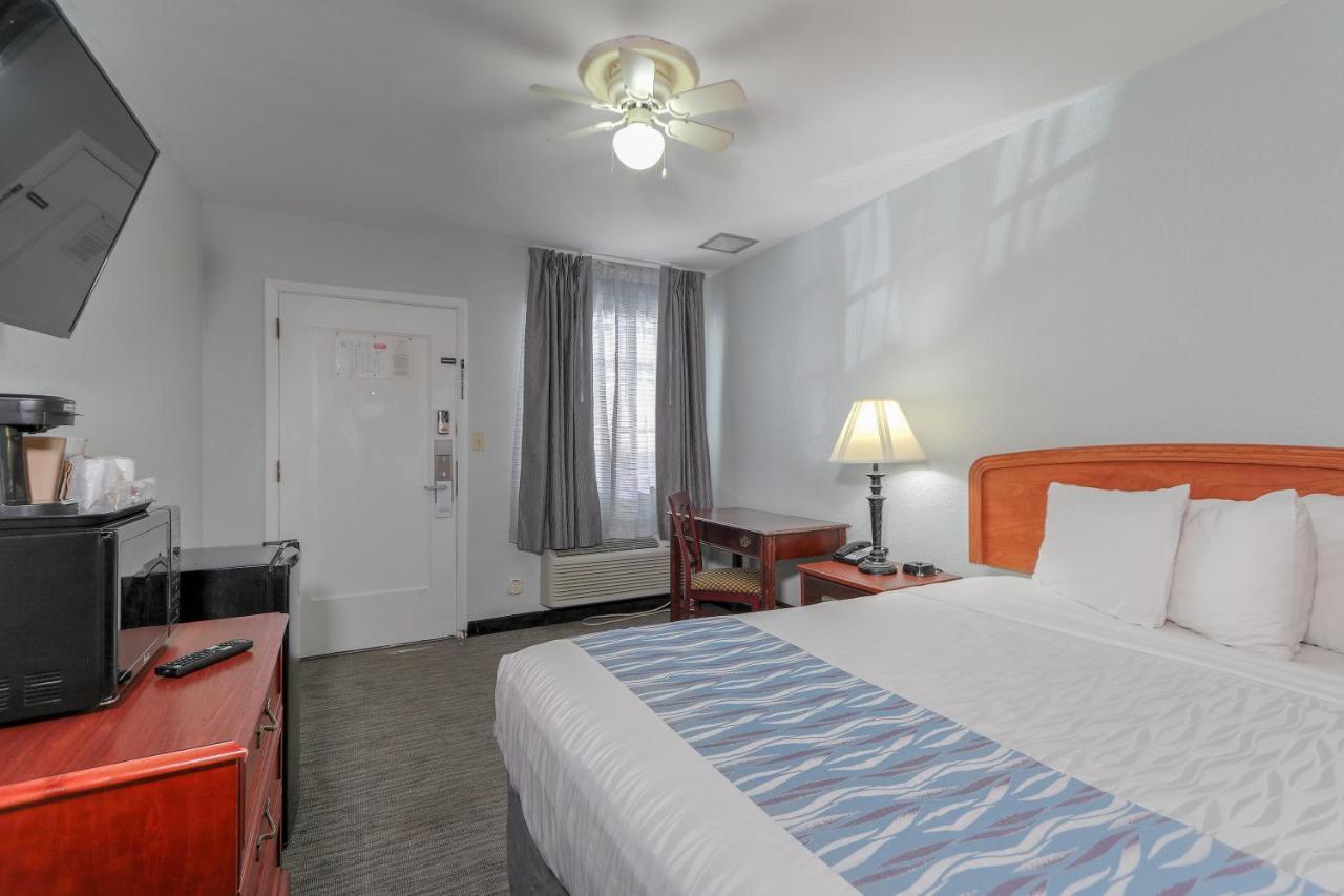 Belle Aire Motel - Downtown Convention Center - جاتلينبرج المظهر الخارجي الصورة